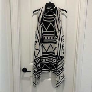 Maddison Black and White Geometric Sleeveless Cardigan